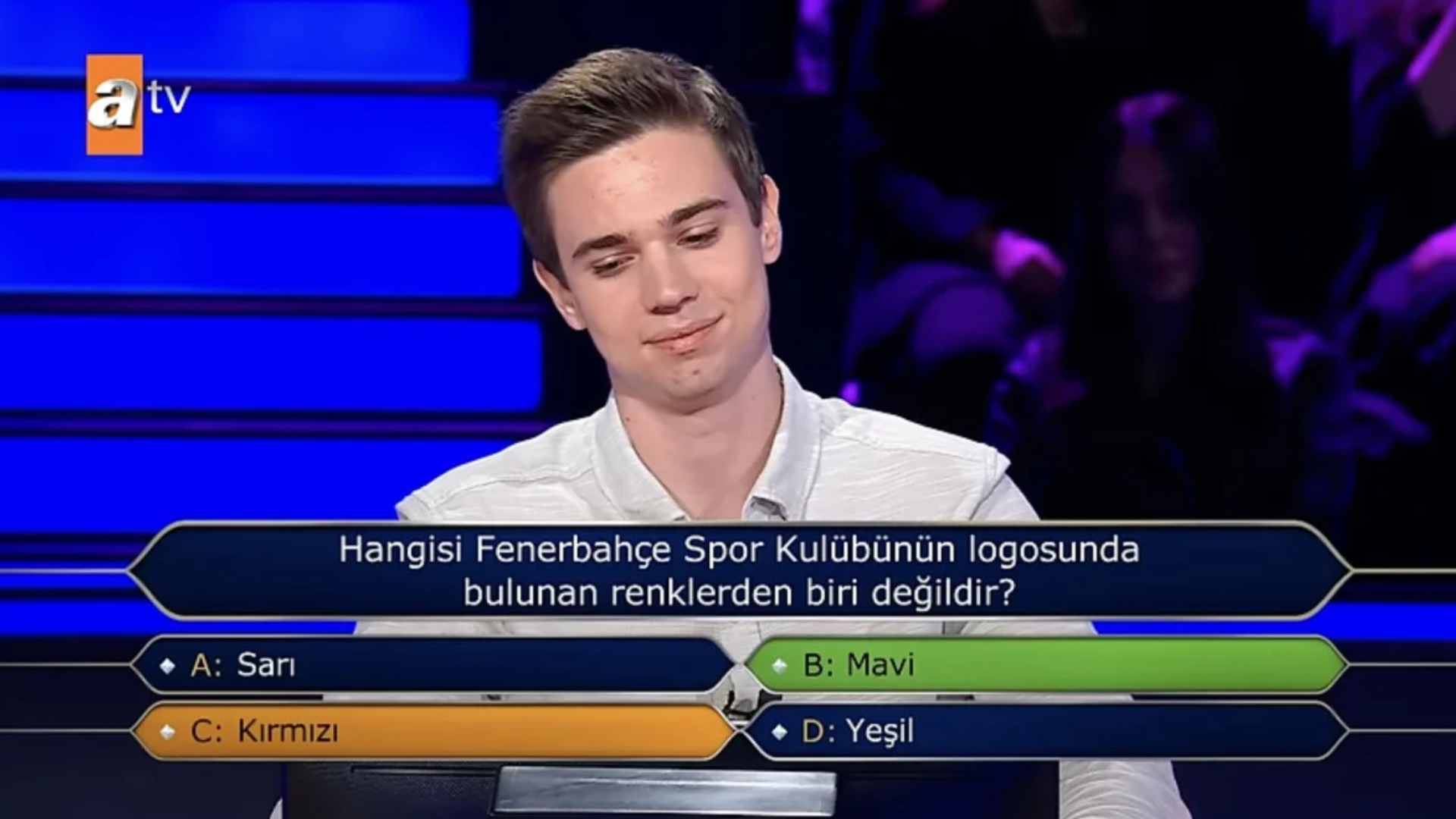 Kim Milyoner Olmak İster'de Fenerbahçe sorusu! Tuttuğu takımın rengini bilemedi 100 bin liralık soruda elendi!