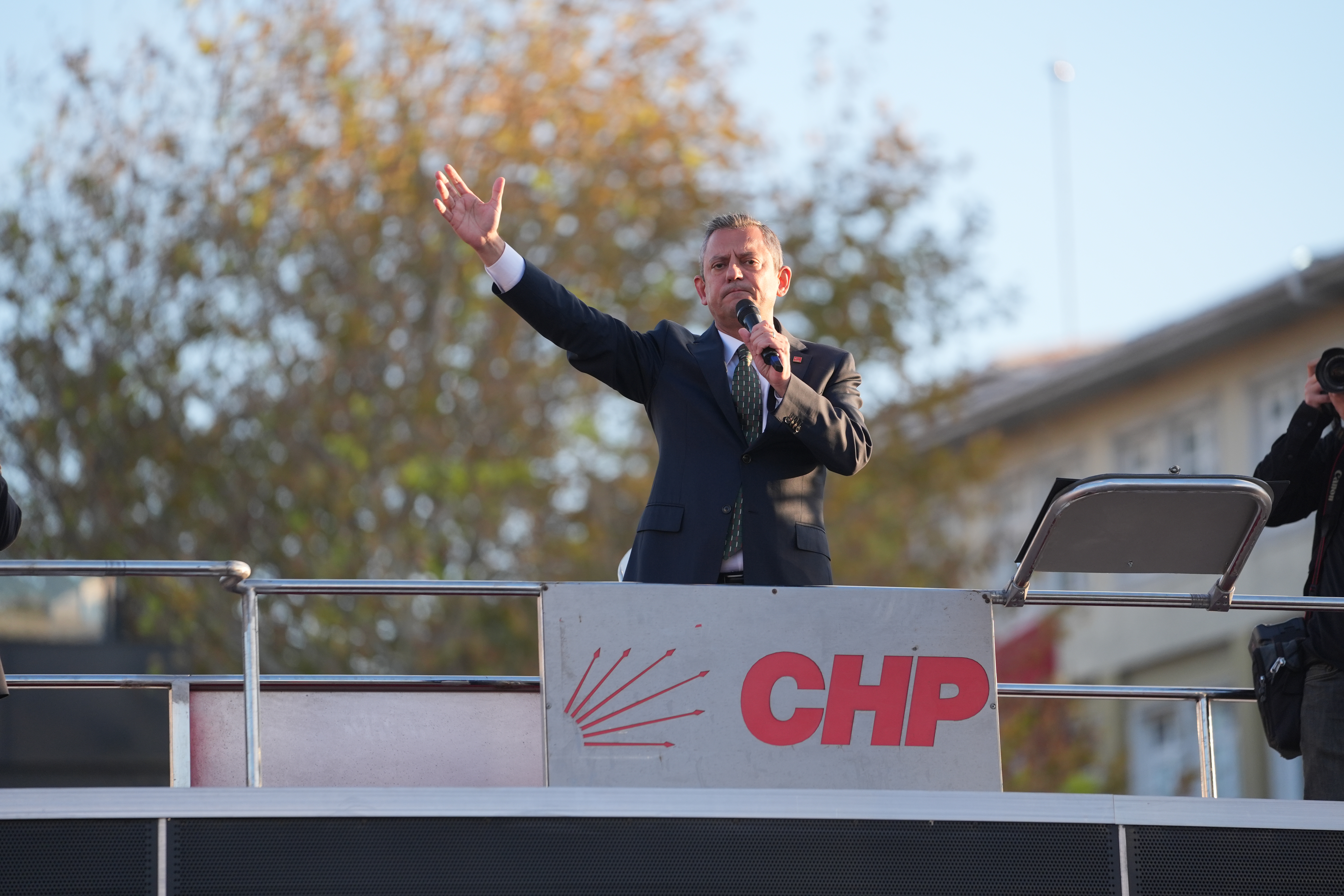 1730405774440-aa-20241031-36072181-36072178-chp-genel-baskani-ozel-esenyurtta-konustu.jpg